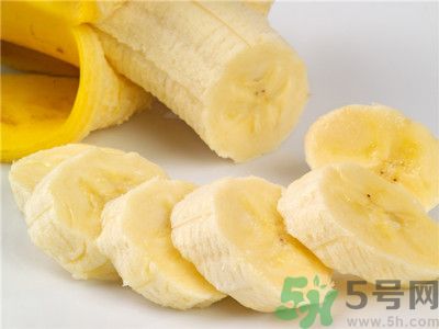 香蕉中間發(fā)黑可以吃嗎？香蕉中間發(fā)黑吃了會(huì)怎么樣？