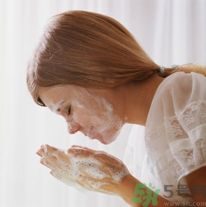 海鈺珍珠海藻柔膚水怎么樣？海鈺珍珠海藻柔膚水好用嗎？