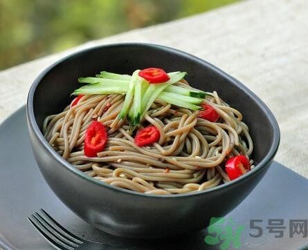 蕎麥怎么做成面條？蕎麥面條怎么做好吃？