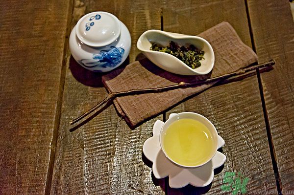 吃魚的時候能喝茶嗎？吃魚可以喝茶嗎？