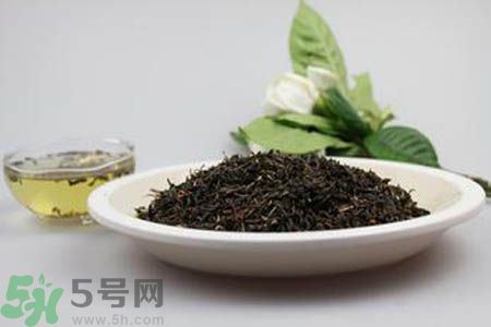 茉莉花茶可以和玫瑰花茶一起喝嗎？茉莉花茶和玫瑰花茶一起泡著喝好嗎？