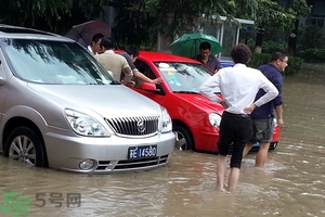 車(chē)被水淹了怎么辦?車(chē)被水淹了保險(xiǎn)公司賠嗎