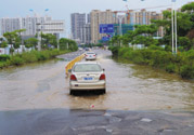 路面雨水多深車輛不宜通行？車輛在雨水中行駛要注意什么？