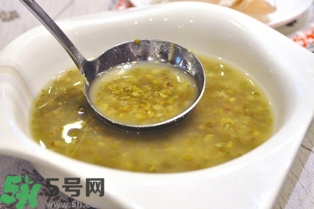 夏天喝綠豆湯好嗎？夏天喝綠豆湯好不好？