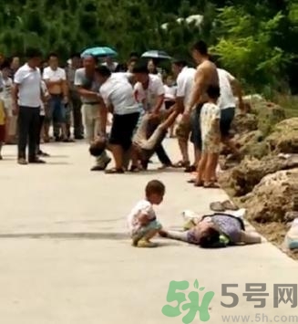 孩子掉入帶電水池身亡,怎么救觸電的人