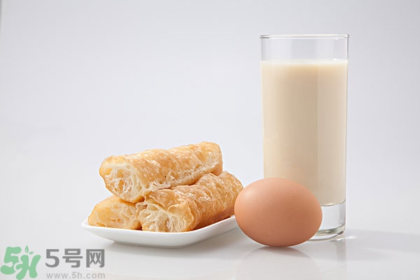 豆奶粉結(jié)塊還能喝嗎？豆奶粉分層還能喝嗎？