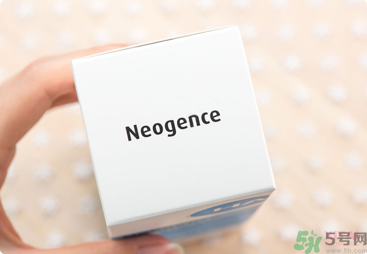 Neogence霓凈思玻尿酸保濕液化妝水真假辨別對(duì)比圖