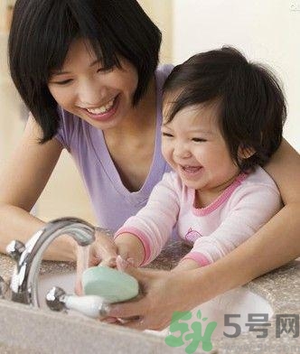 秋季幼兒如何預(yù)防感冒？秋季幼兒感冒怎么辦？