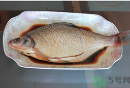 鯽魚死了還能吃嗎？死鯽魚能吃嗎？