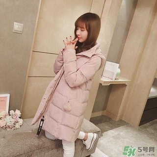 小個子女生適合穿什么羽絨服？個子矮的女生適合什么羽絨服