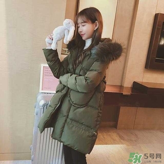 小個子女生適合穿什么羽絨服？個子矮的女生適合什么羽絨服