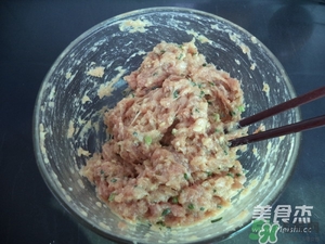 肉丸子可以用面粉嗎？肉丸子用什么粉？