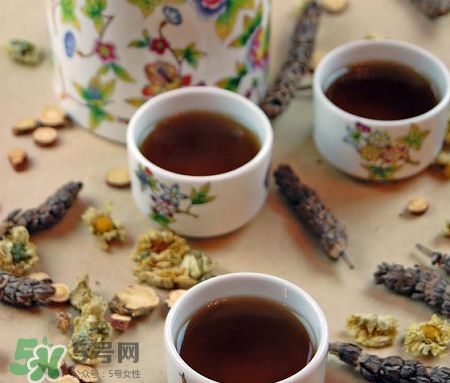 涼茶喝多了會(huì)怎樣?哪些人不宜喝涼茶