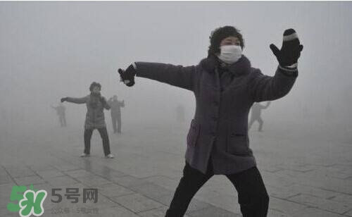 霧霾天能出去鍛煉嗎 霧霾天能跑步嗎