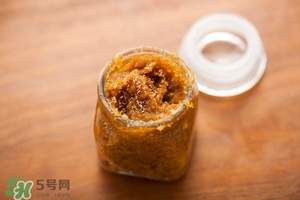 唇部磨砂膏多久用一次？唇部磨砂膏可以天天用嗎？