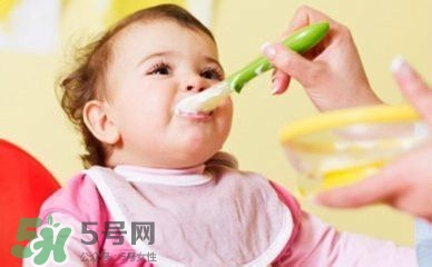 六個(gè)月寶寶輔食食譜 六個(gè)月輔食吃什么