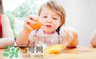 為什么不能給寶寶吃果凍？寶寶千萬不能吃的5種危險(xiǎn)食物