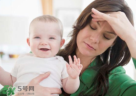 生完孩子后掉頭發(fā)是正常的嗎？產(chǎn)后掉發(fā)掉多少屬于正常?