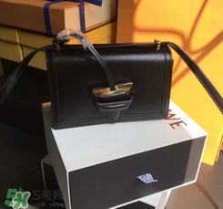 loewe三角包正品多少錢？羅意威巴塞羅那三角包專柜價格