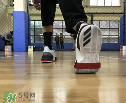 adidas dame3上腳怎么樣？阿迪達斯利拉德三代測評