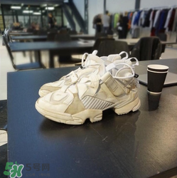 2018vetements reebok pump最新聯(lián)名運動鞋什么樣_好看嗎？