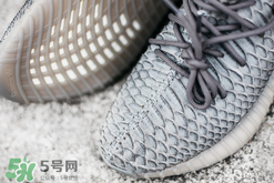 adidas yeezy 350 boost v2蟒蛇皮定制版多少錢？