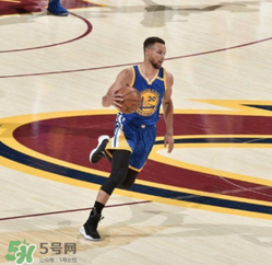 under armour curry4 low什么樣？庫里第四代總決賽戰(zhàn)靴低幫版諜照