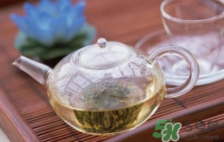 杜仲茶是熱性的嗎？杜仲茶和杜仲是一樣?xùn)|西嗎