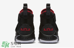 nike lebron soldier 11 bred多少錢？耐克士兵11黑紅配色專柜價(jià)格