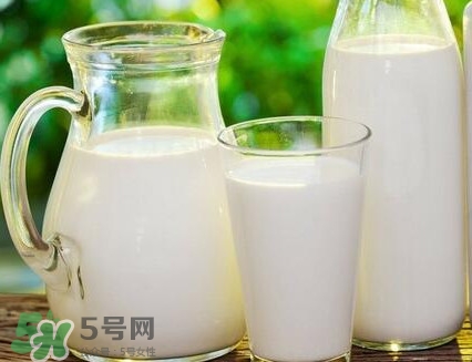 脫脂牛奶熱量高嗎？脫脂牛奶會(huì)發(fā)胖嗎