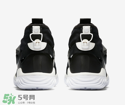 nikelab acg 07 kmtr機(jī)能運(yùn)動(dòng)鞋黑白配色多少錢？