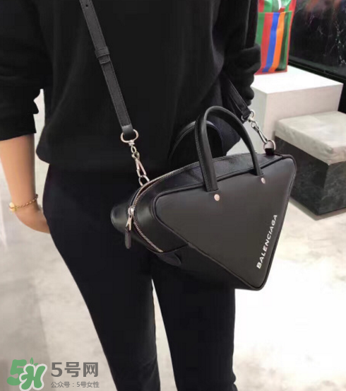 balenciaga三角包尺寸多大？巴黎世家三角形包包尺寸介紹