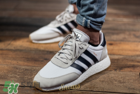 adidas iniki runner上腳效果怎么樣？阿迪達(dá)斯復(fù)古跑鞋好看嗎？