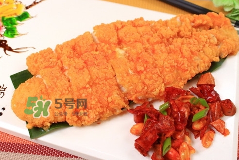 金鱒魚清蒸為什么變黑？食用金鱒魚有什么好處