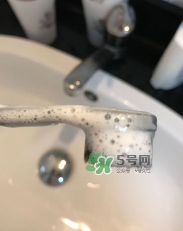 lg竹鹽牙膏怎么樣？lg竹鹽按壓牙膏怎么用？