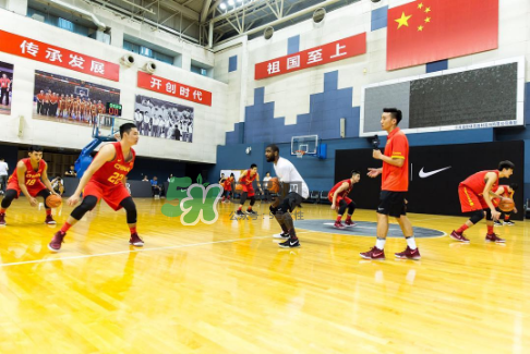 歐文同款黑白鴛鴦夜光kyrie 3怎么定制_在哪里買？