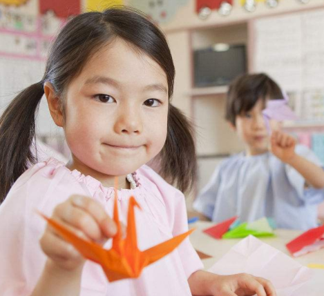 孩子在幼兒園受欺負怎么辦？孩子在幼兒園不合群怎么辦？