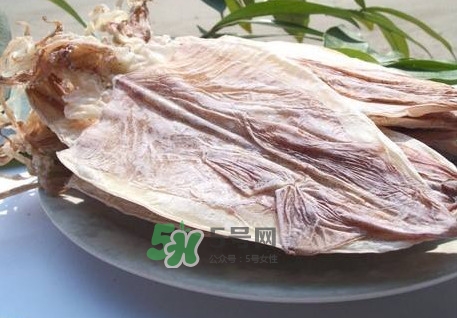 魷魚干可以煲湯嗎？魷魚干可以燉湯嗎