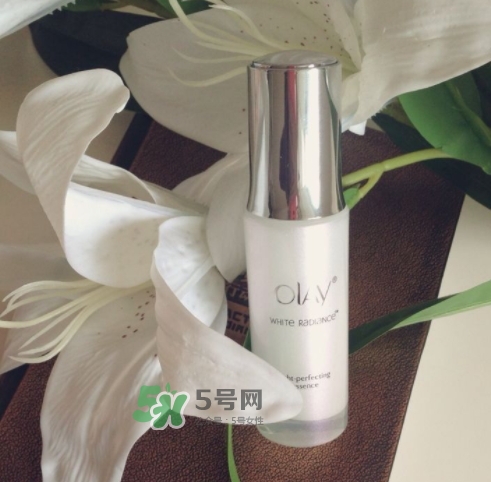 olay玉蘭油小白瓶小綠瓶哪個(gè)好？olay小白瓶小綠瓶區(qū)別