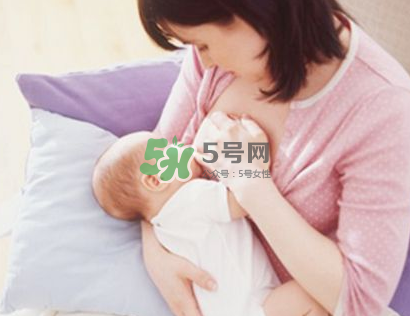 母乳喂養(yǎng)會乳糖不耐受嗎？母乳喂養(yǎng)會過度喂養(yǎng)嗎？