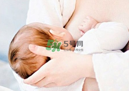 母乳喂養(yǎng)會積食嗎？純母乳喂養(yǎng)的寶寶會積食嗎？