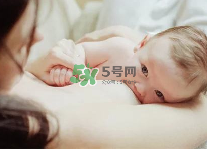 母乳喂養(yǎng)預(yù)防乳腺癌嗎？不喂母乳會(huì)的乳腺癌嗎？