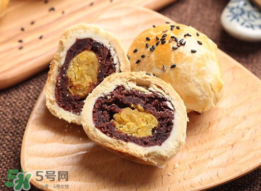 ?蛋黃酥可以不用豬油嗎？蛋黃酥用什么油好？