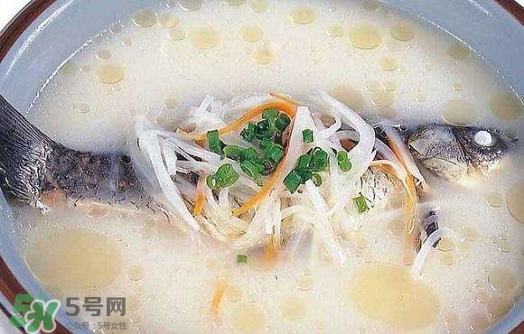 產(chǎn)婦鯽魚湯什么時候喝？產(chǎn)婦鯽魚湯放調(diào)料嗎？