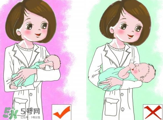 抱新生兒可以晃動嗎？抱新生兒的正確方法圖