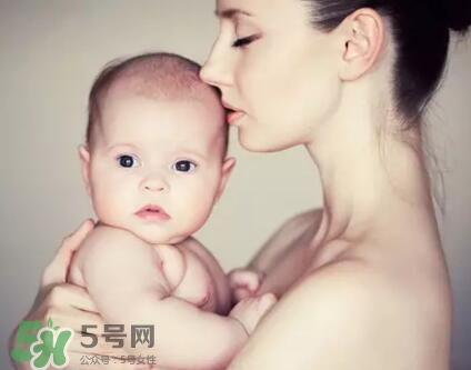 母乳到什么時(shí)候就沒(méi)營(yíng)養(yǎng)了？母乳什么時(shí)候斷最好？