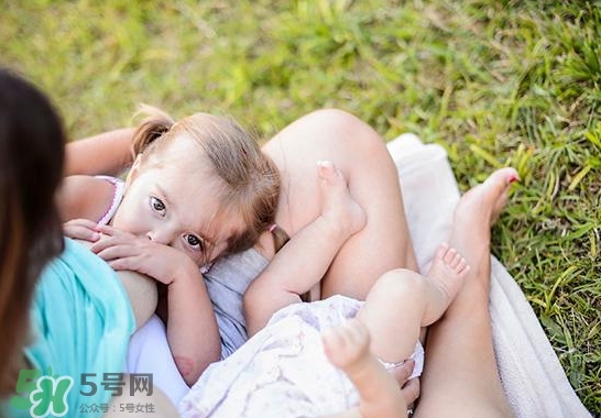 母乳能做什么？母乳可以放冰箱保鮮多久？