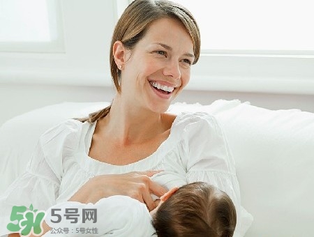 母乳到什么時(shí)候就沒(méi)營(yíng)養(yǎng)了？母乳什么時(shí)候斷最好？