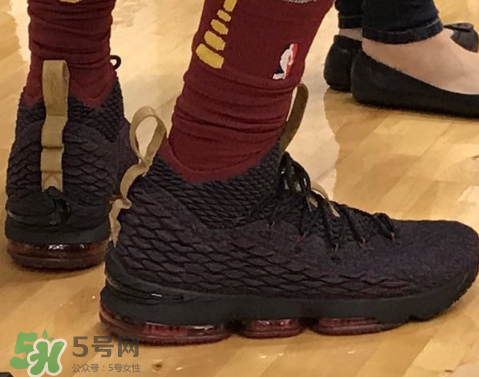 nike lebron 15 cavs實物什么樣？