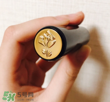 蘭蔻菁純唇膏小紅色是什么顏色？蘭蔻小紅色好看嗎